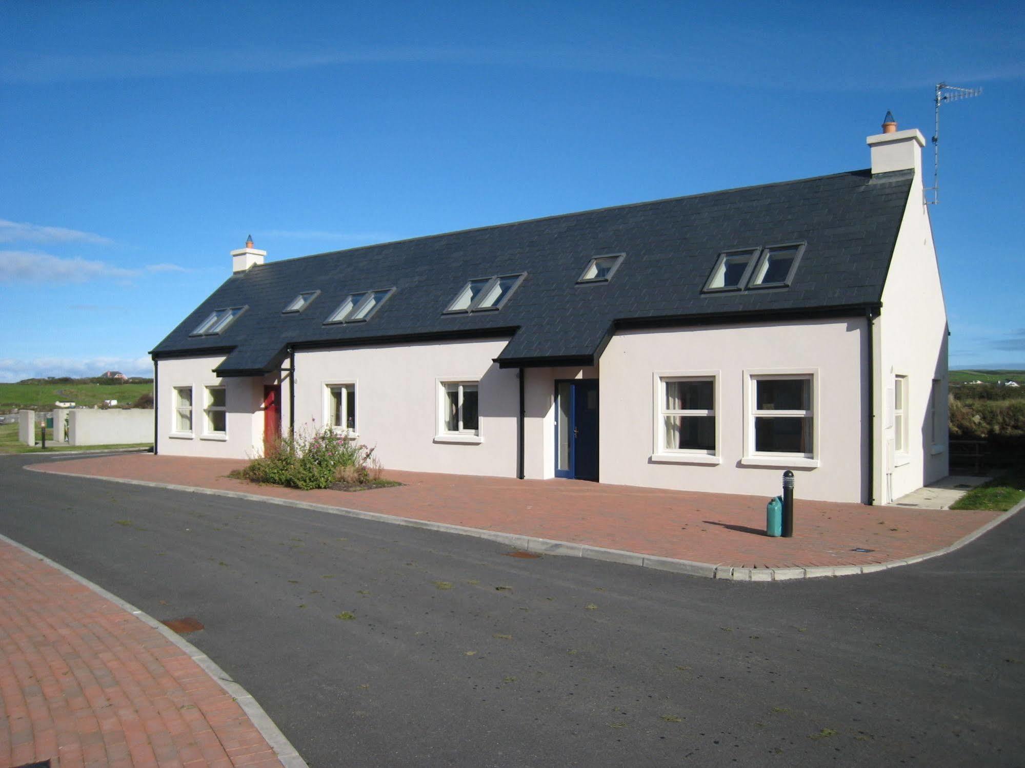 Doolin Village Lodges Esterno foto